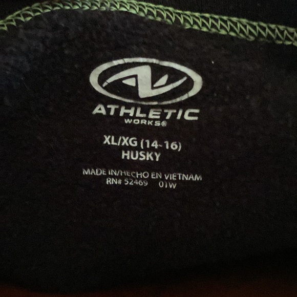 Athletic works sweatshirt boys XL (14-16) husky  approximately 23 inches long - Picture 2 of 3
